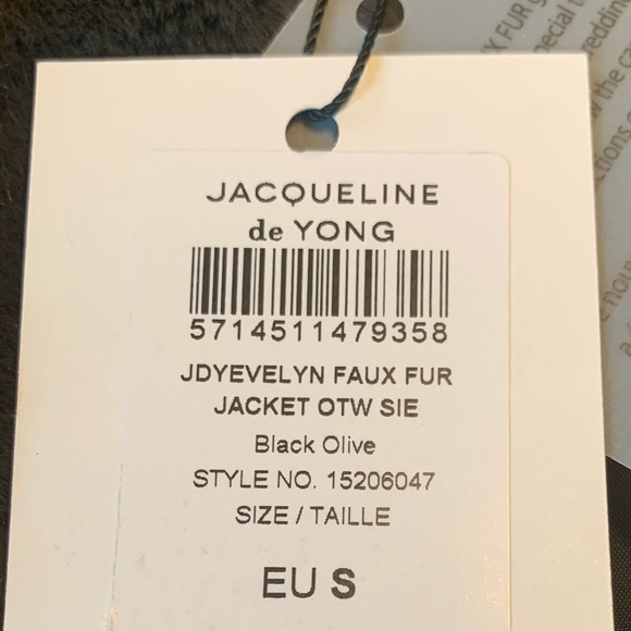 Jacqueline de Yong Faux Fur Jacket in Gray - Size Small - Picture 4 of 4